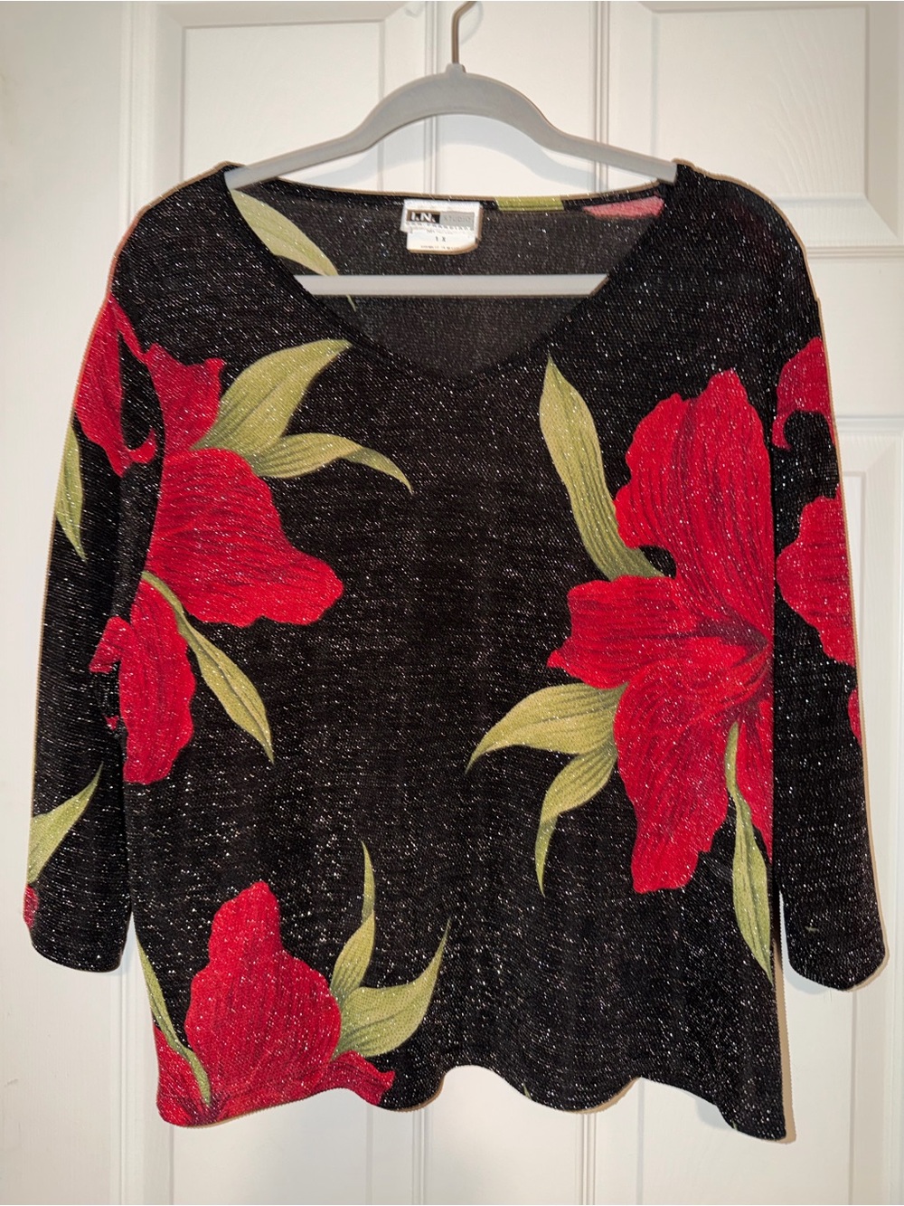 I.N. San‎ Francisco Black Vintage Sweater with Red Floral Print